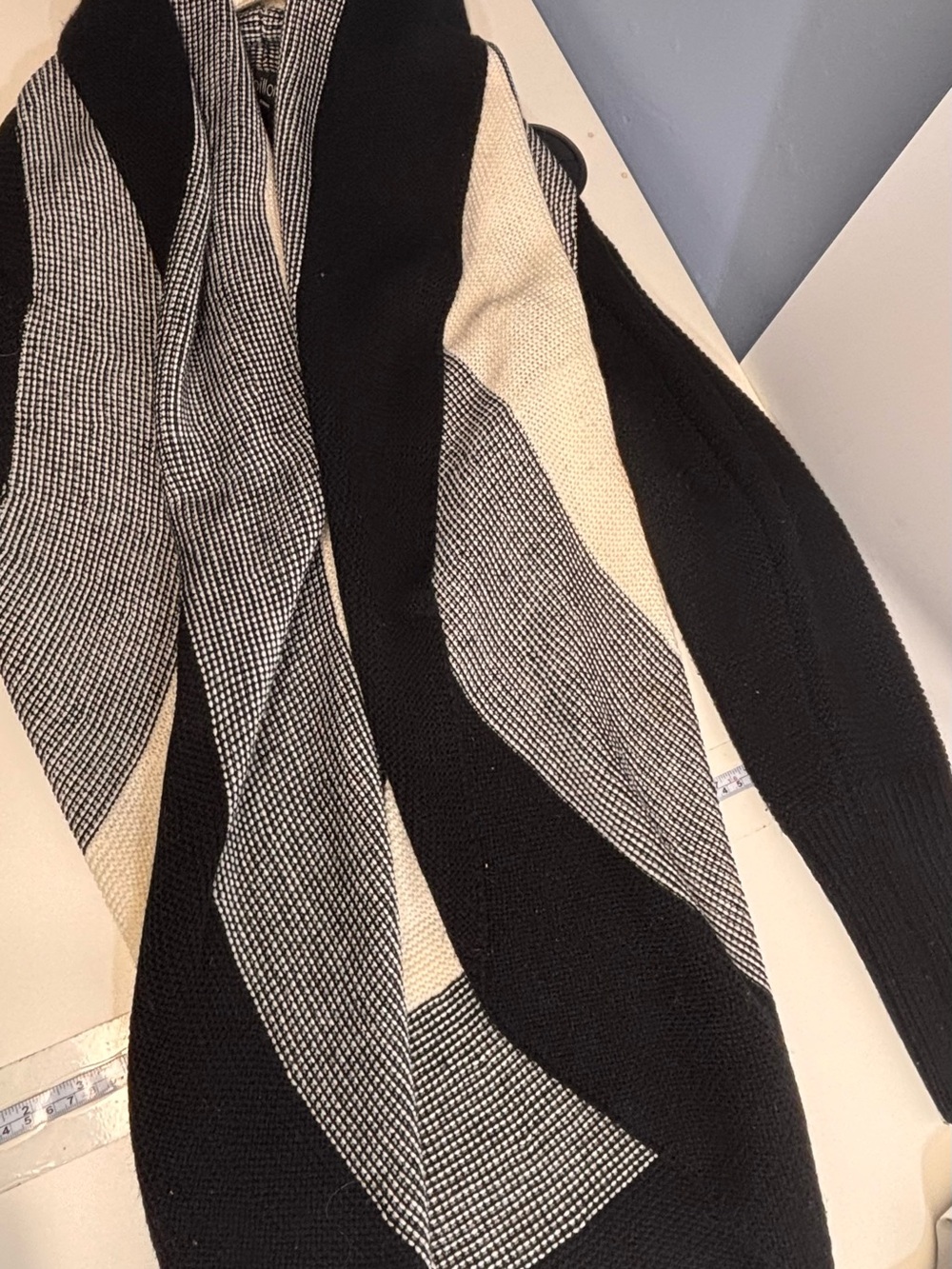 Papillon Cocoon Black and Cream Colorblock Shawl Collar Cardigan - Picture 4 of 6